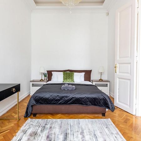 Luxury Central Home Next To The New York Cafe Budapest Exterior photo
