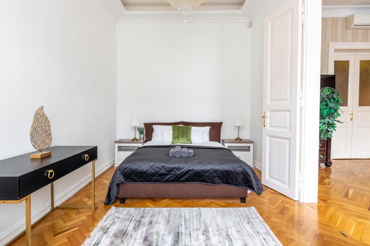 Luxury Central Home Next To The New York Cafe Budapest Exterior photo