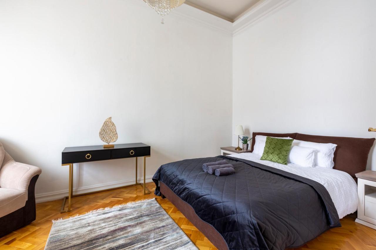 Luxury Central Home Next To The New York Cafe Budapest Exterior photo