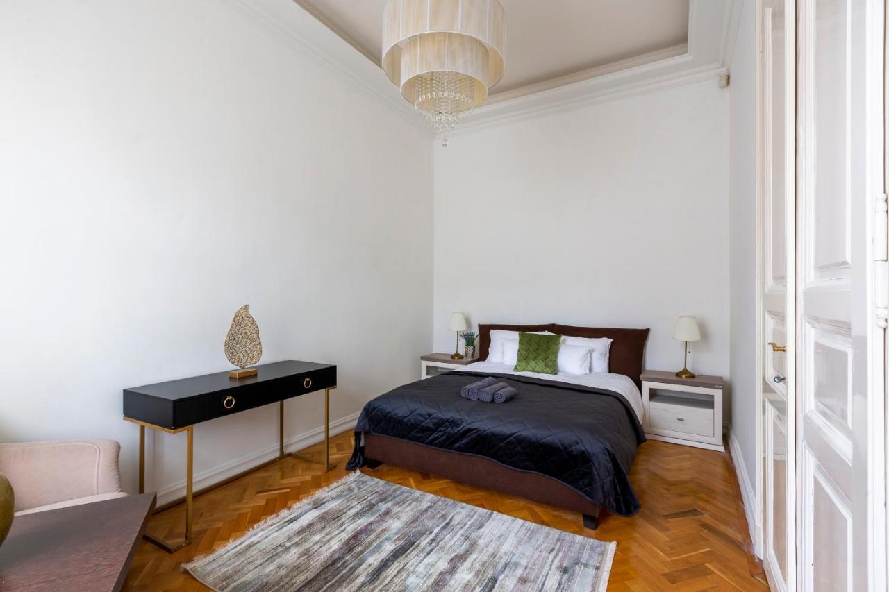 Luxury Central Home Next To The New York Cafe Budapest Exterior photo