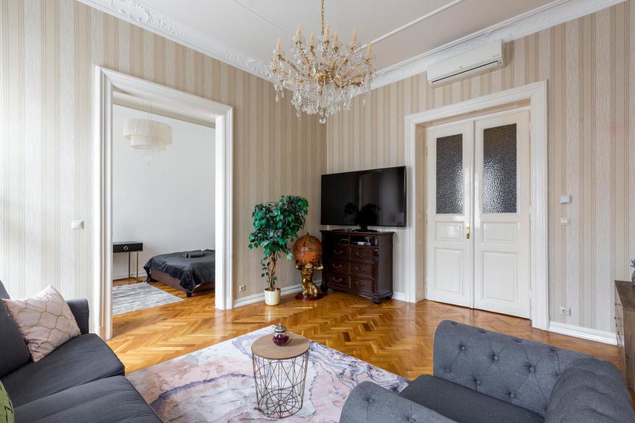 Luxury Central Home Next To The New York Cafe Budapest Exterior photo
