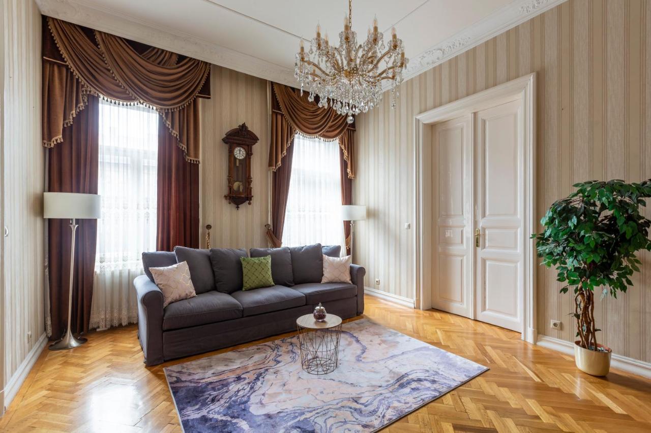 Luxury Central Home Next To The New York Cafe Budapest Exterior photo